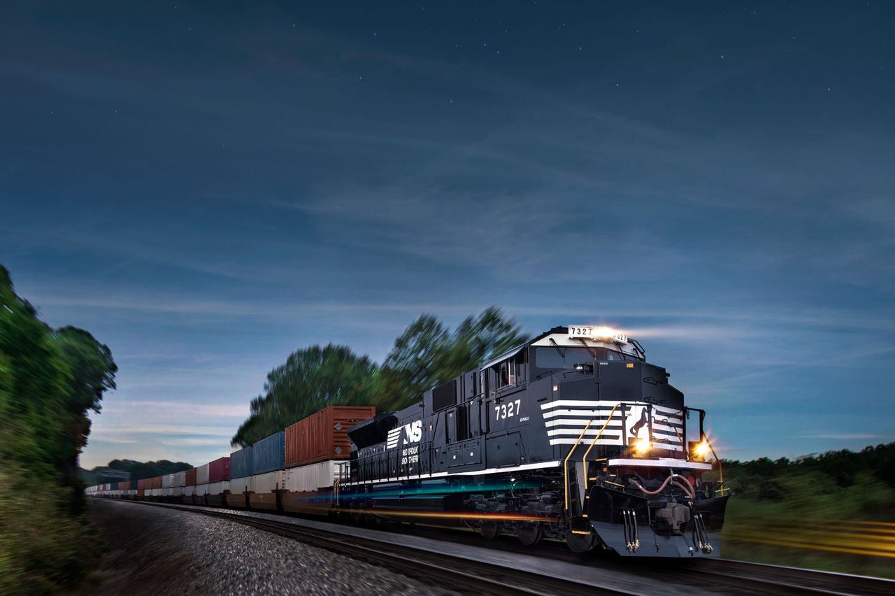 Norfolk Southern Automotive Train – New River Bridge; Hellenwood, Tennessee